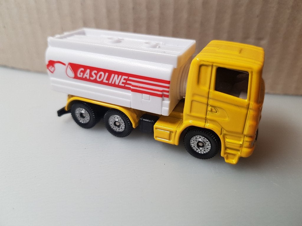 Siku 1387 - Scania Gasoline Truck [geel] 1/87, Ophalen of Verzenden, Zo goed als nieuw, Bus of Vrachtwagen, SIKU