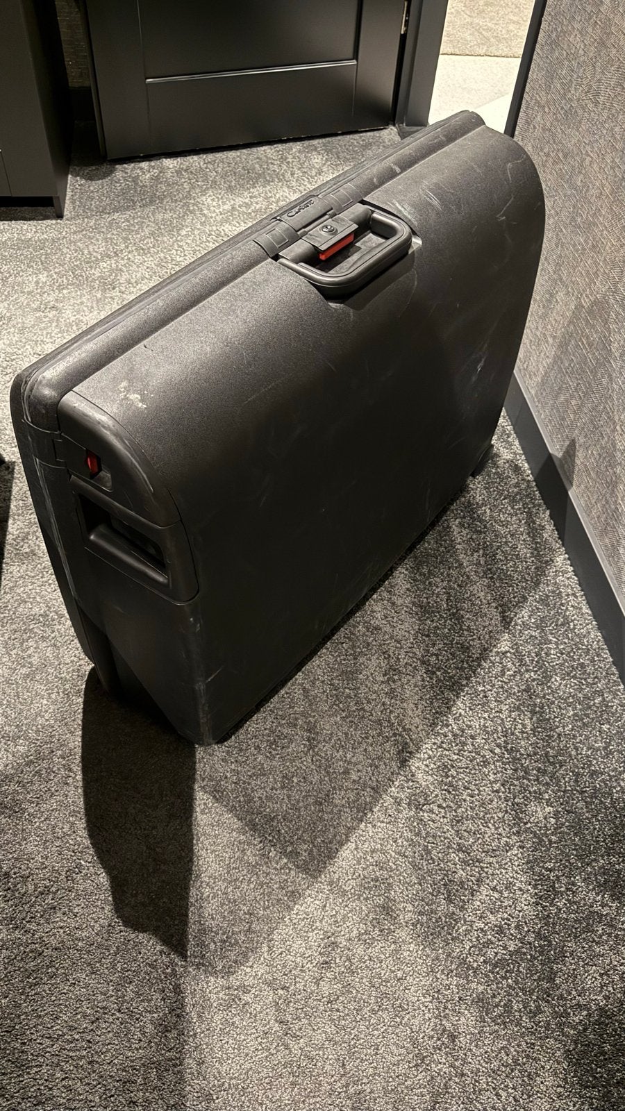 Carlton koffer - Zwart, hard kunststof, Wieltjes, Gebruikt, Hard kunststof, 45 tot 55 cm