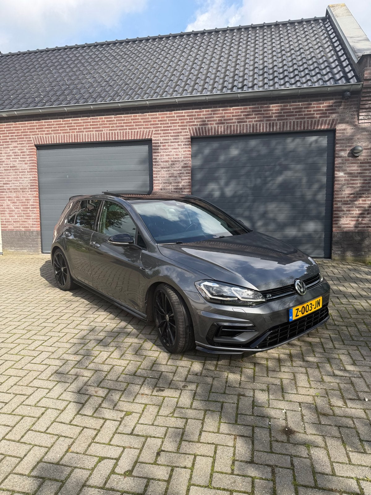 Volkswagen Golf 2.0 TSI 300pk 4Motion 5D 2019 Grijs, 4 cilinders, 1984 cc, 1415 kg, 75 €/maand