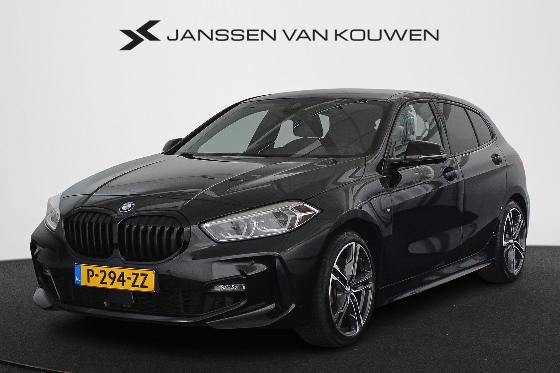 BMW 1-serie 120i Business Edition Automaat M Sport Stoelverw, Auto's, 1998 cc, Gebruikt, 4 cilinders, Zwart
