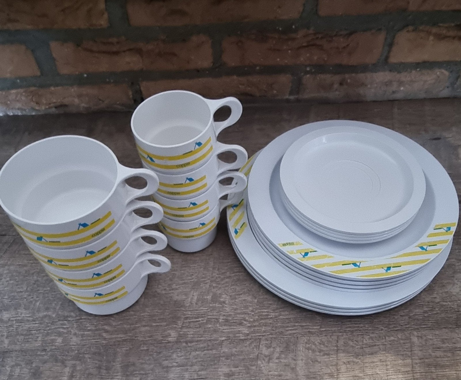 Coppia Camping Servies Set: 4 koppen, 4 mokken, 4 bordjes, Ophalen of Verzenden