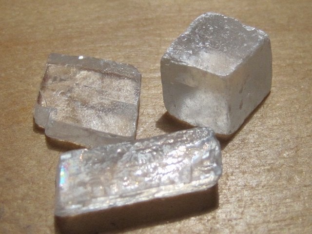min. 3x 3 stuks ruwe edelstenen OPTICAL CALCIET (3), Verzenden, Mineraal
