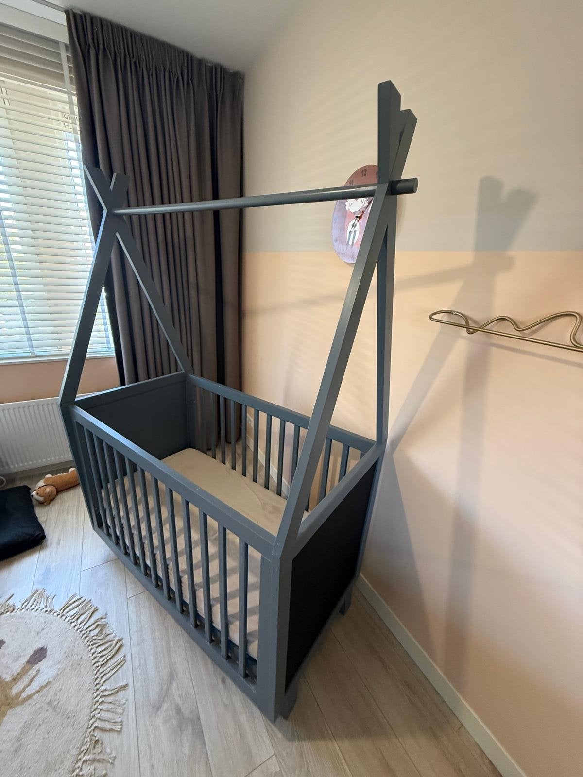 Coming Kids ledikant grijs tipi tent incl. Aerosleep matras, Ophalen, Zo goed als nieuw, Ledikant