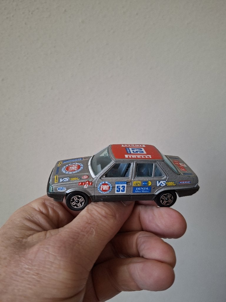 Fiat Regata PIRELLI Rally 1:43 Bburago 4121, Ophalen of Verzenden, Zo goed als nieuw, Auto