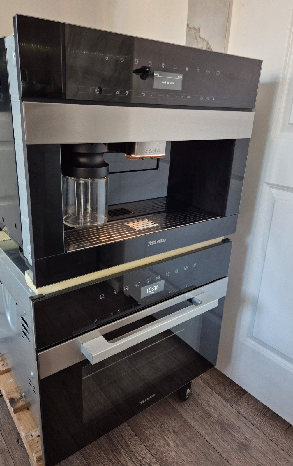 Nieuwste model Miele koffiemachine CVA7445 +combi oven stoom, Witgoed en Apparatuur, Ophalen, Gemalen koffie, 10 kopjes of meer