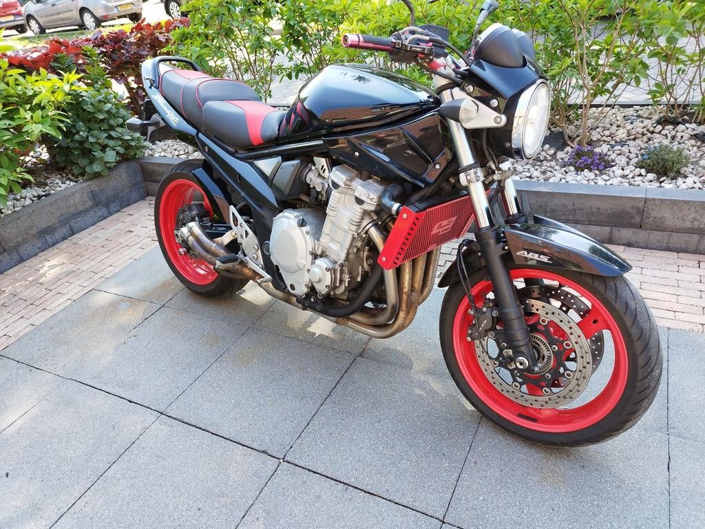 Suzuki Bandit 1250 ABS - Zwart met rode accenten, Motoren, Motoren | Suzuki, 4 cilinders, Motorrijbewijs A, Gebruikt, Meer dan 35 kW
