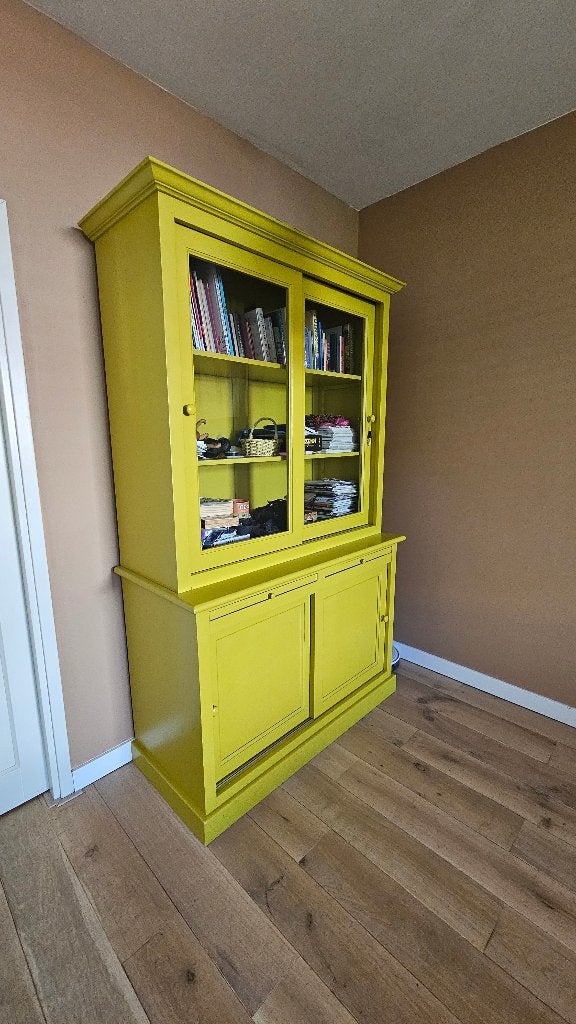 Mooie buffetkast geel groen van Het Kabinet, Huis en Inrichting, Ophalen, Gebruikt, 100 tot 150 cm, 200 cm of meer
