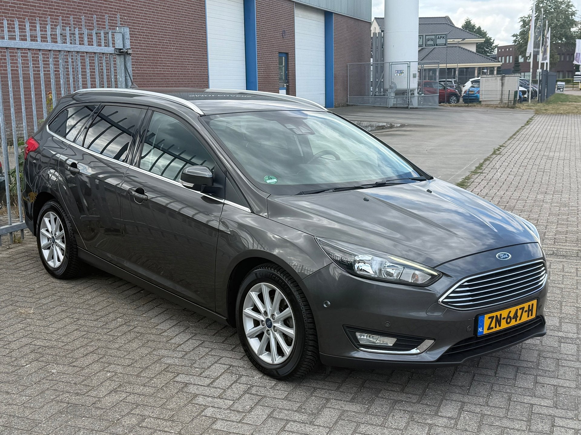 Ford Focus Wagon 1.0 Titanium D-riem nieuw! Navi l Cruise l, Auto's, Dealer onderhouden, Gebruikt, Handgeschakeld, 1216 kg