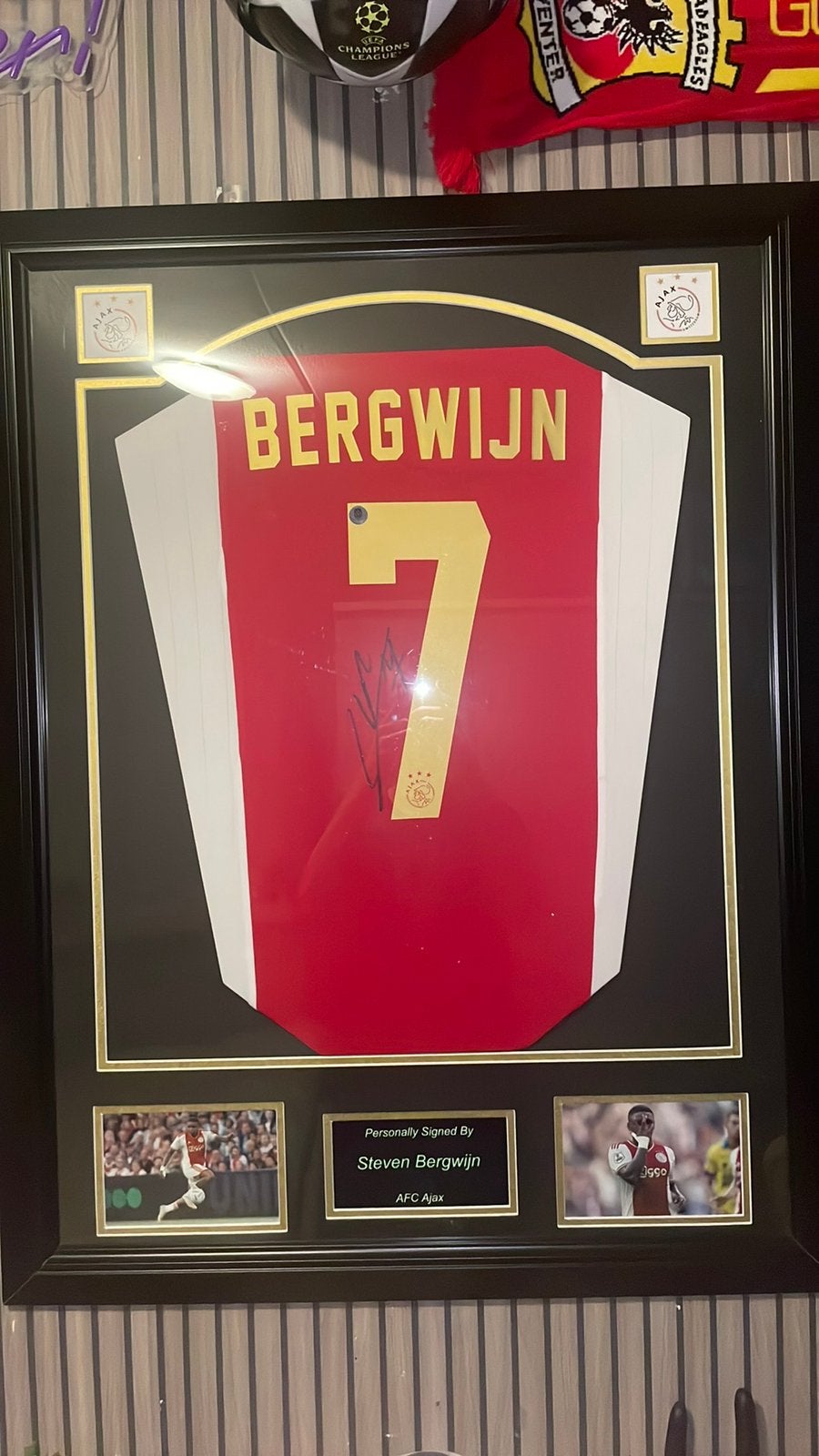 Gesigneerd en ingelijst Steven Bergwijn Ajax shirt+Coa, Ophalen of Verzenden, Zo goed als nieuw, Ajax, Shirt
