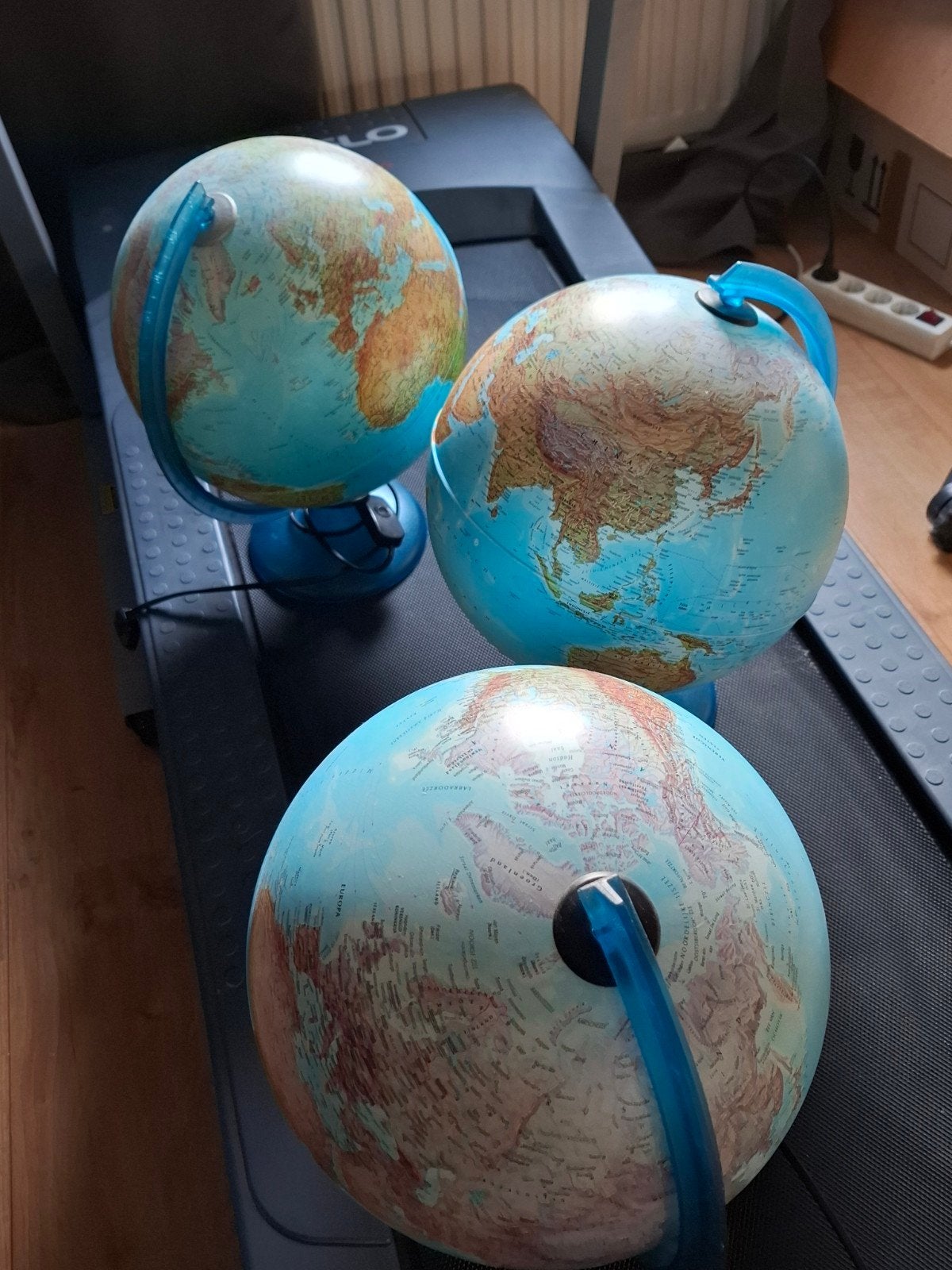 3x Verlichte Wereldbollen - Educatief en Decoratief, Gebruikt, Kunststof, Ophalen of Verzenden, Verlicht