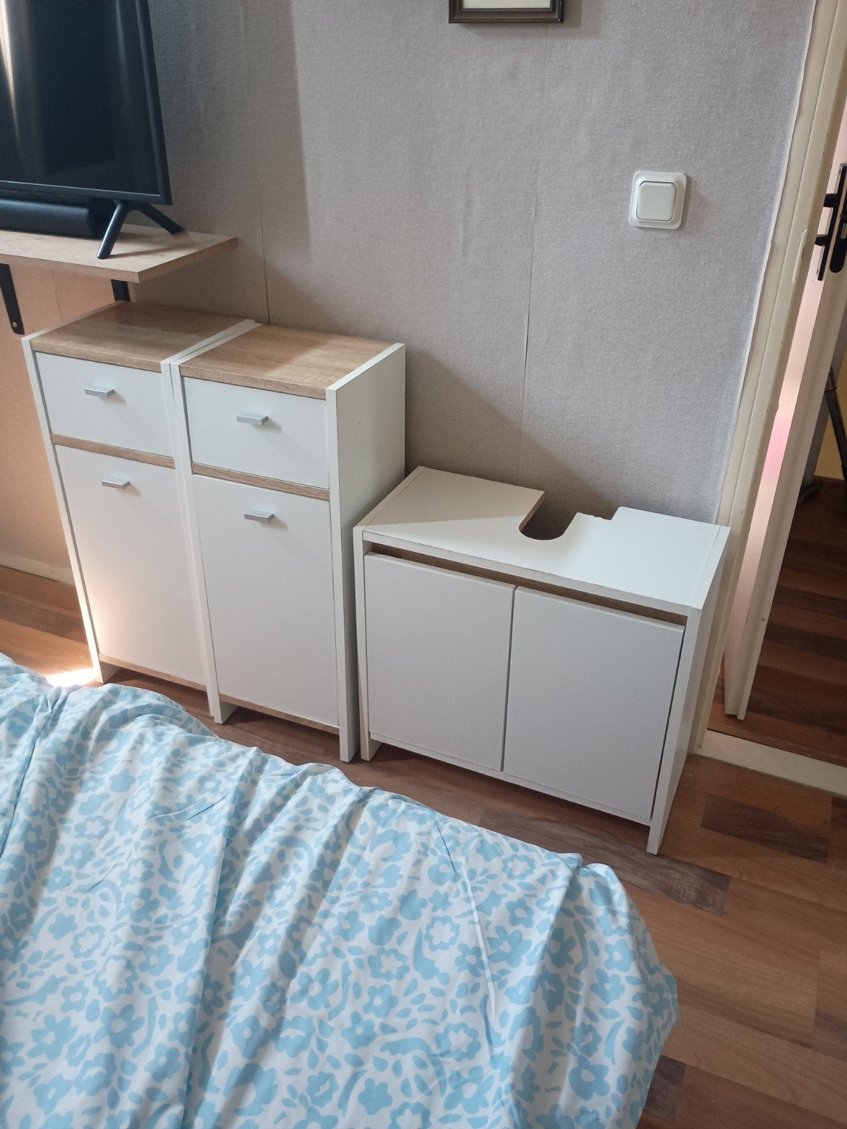 Badkamermeubel set: Wastafelkast, hoge kast en lagekastjes, Huis en Inrichting, Badkamer | Badkamermeubels, Ophalen, Gebruikt