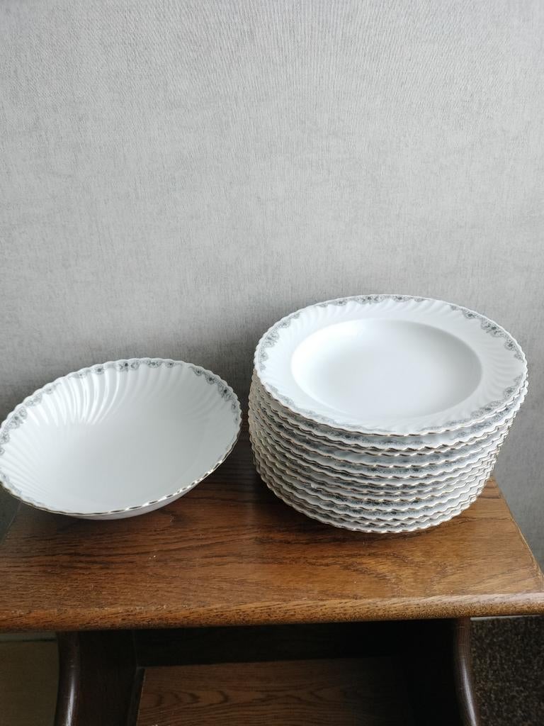 Wit servies met gouden rand en grijs motief, Huis en Inrichting, Keuken | Servies, Ophalen, Zo goed als nieuw, Overige stijlen