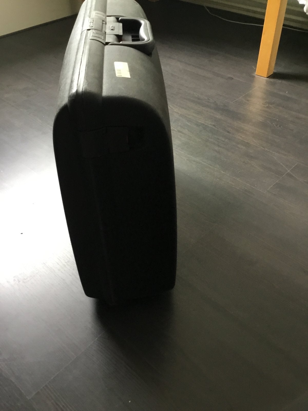 Carton hardcase zwarte middelmaat vliegtuig koffer, Ophalen, Gebruikt, Hard kunststof, 70 cm of meer