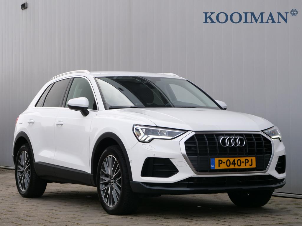 Audi Q3 45 TFSI e S edition 245 Pk Automaat DAB / Apple Carp, Auto's, Audi, Stof, Gebruikt, Wit, Hybride Elektrisch/Benzine