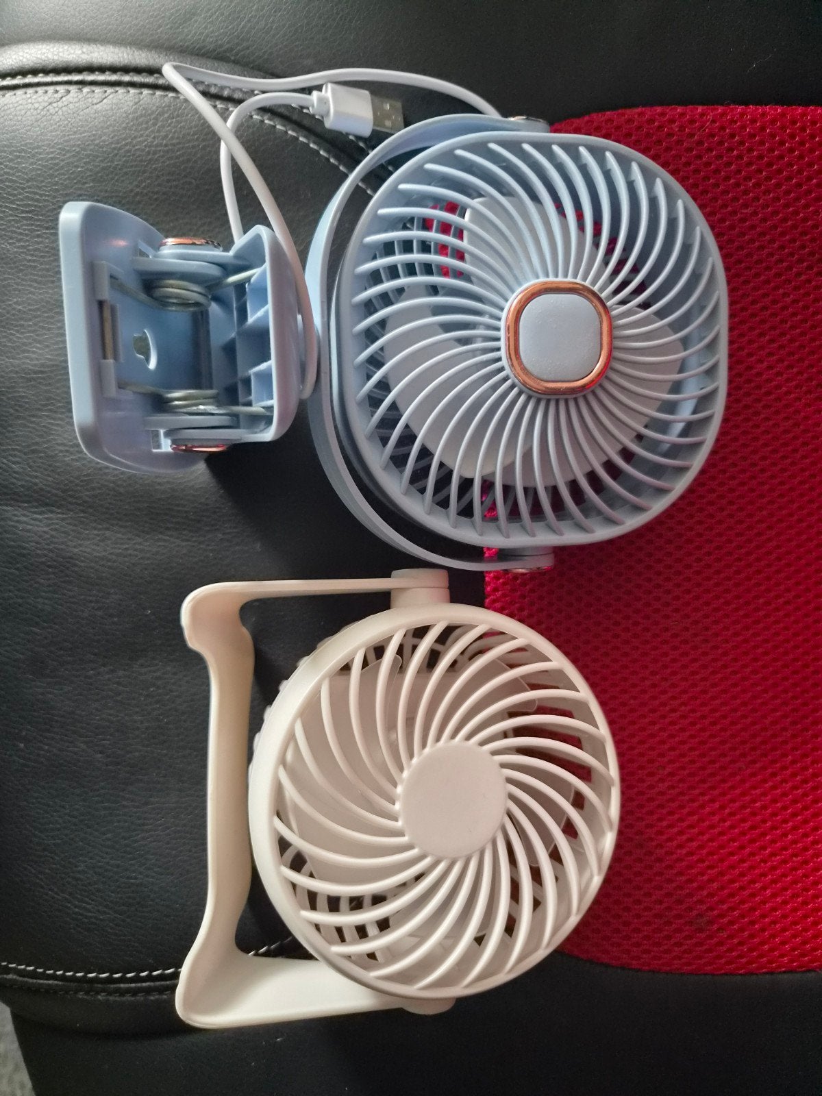 Set van 2 mini ventilatoren: oplaadbaar en op batterij, Ophalen of Verzenden, Gebruikt, Tafelventilator