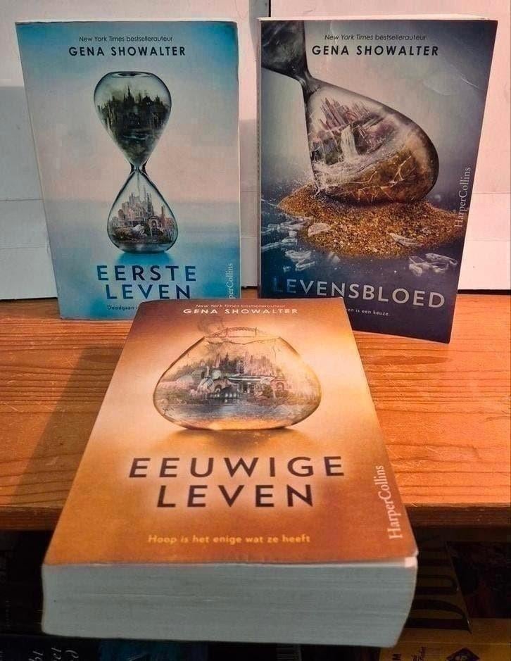 Gena Showalter LEVEN Trilogie Young Adult, Boeken, Fantasy, Gelezen, Ophalen of Verzenden