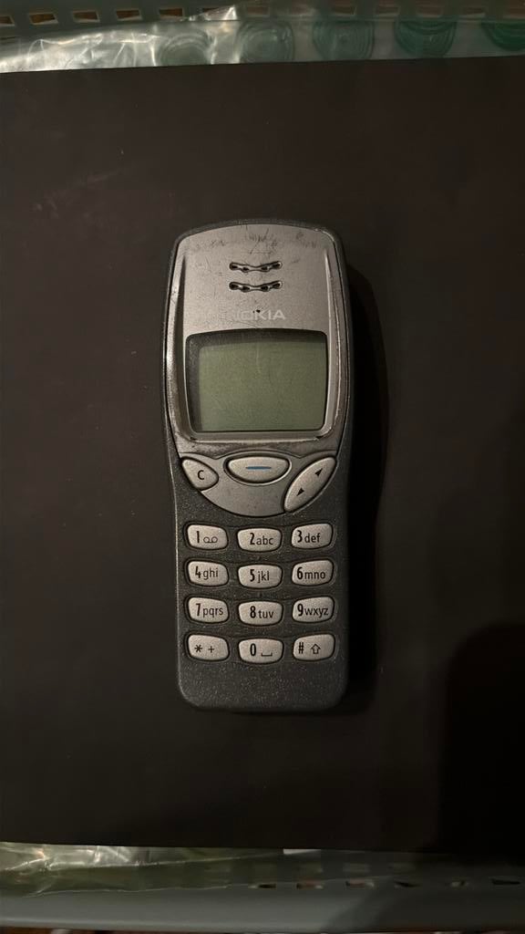 Oude Nokia 3210 te koop, Gebruikt, Geen camera, Fysiek toetsenbord, Ophalen of Verzenden