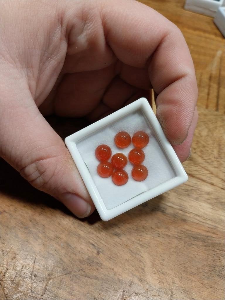 8 ronde carneool cabochons, Ophalen of Verzenden, Zo goed als nieuw
