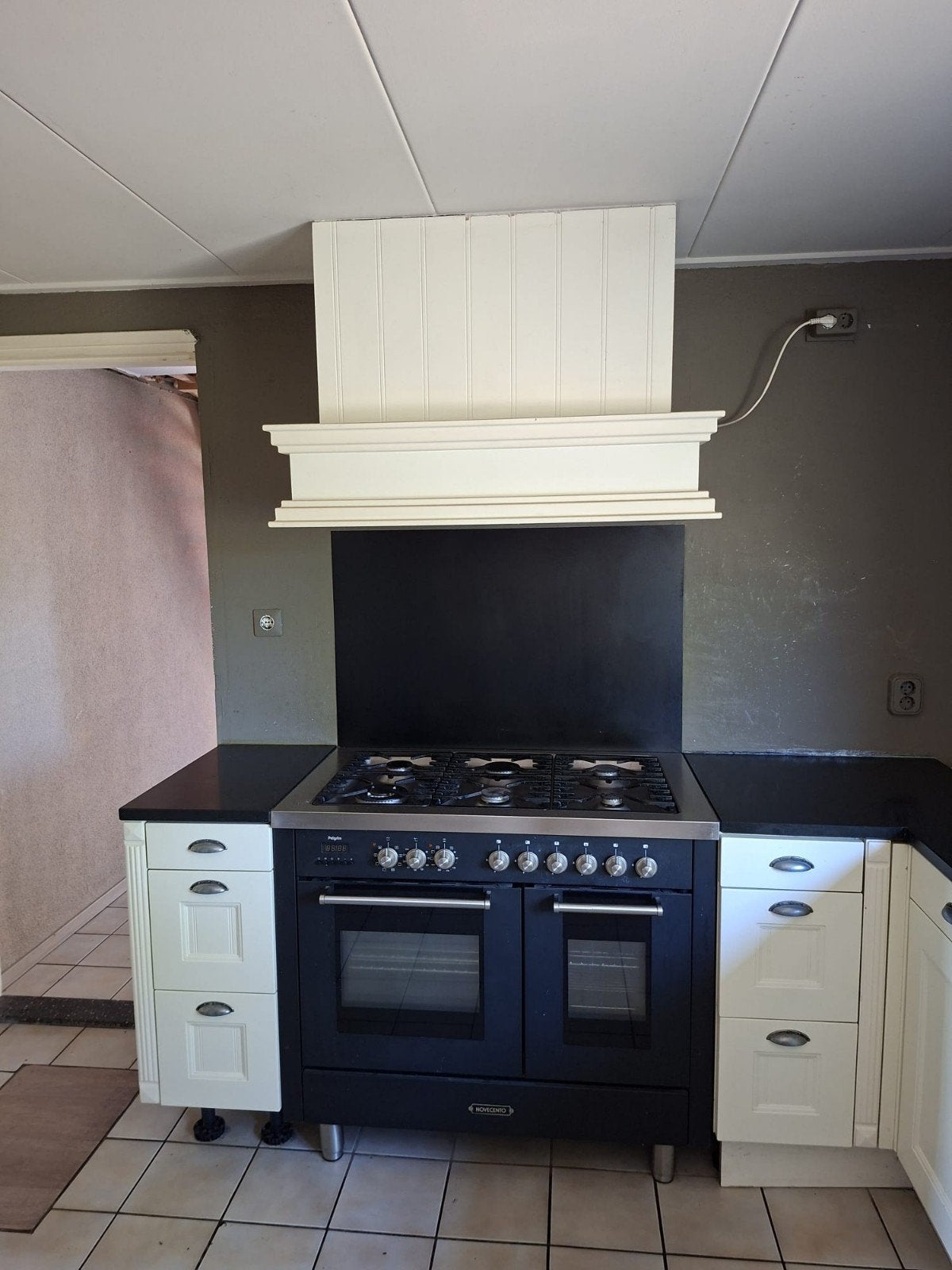 Keuken met gasoven en 2 bijbehorende kasten, Huis en Inrichting, Keuken | Complete keukens, Ophalen, Gebruikt, Hoekkeuken, Graniet of Steen