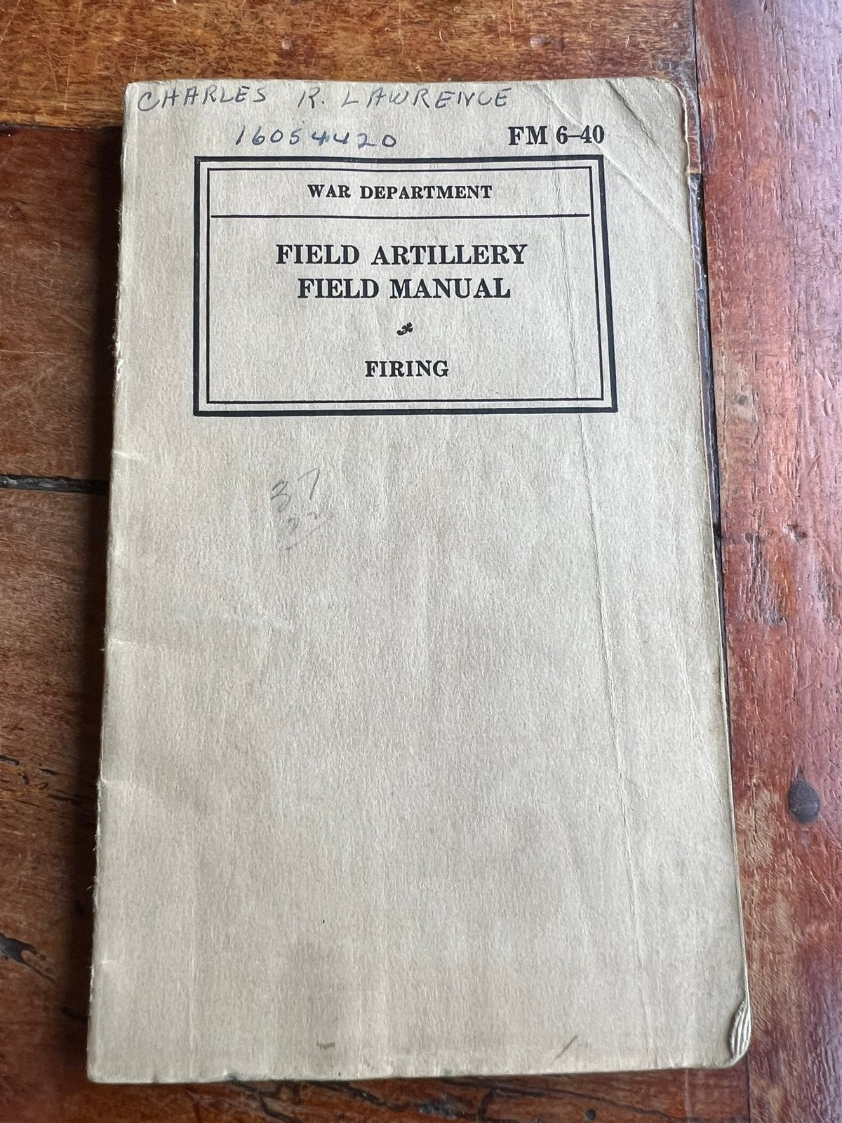 WO2 Amerikaans voorschrift artillerie vuren kanon 1939, Verzamelen, Verzenden, Nederland, Boek of Tijdschrift