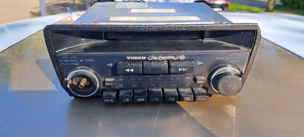 Volvo top executive radio jaren 80 met cassette en record, Auto diversen, Ophalen of Verzenden, Gebruikt