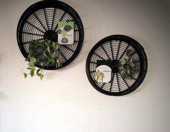 2  Ronde rieten wandmanden 2 maten , leuk voor aan de muur!, Huis en Inrichting, Woonaccessoires | Schalen en Manden, Ophalen