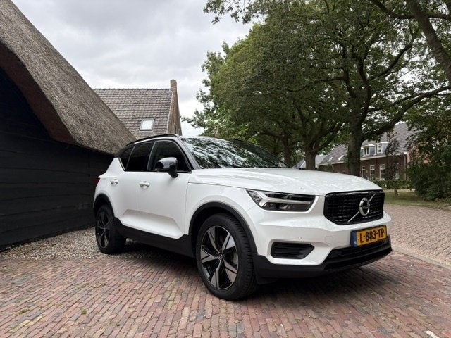 Volvo XC40 T5 Recharge R- Design | plug -hybride | Panodak |, Auto's, Dealer onderhouden, Zwart, Wit, 3 cilinders