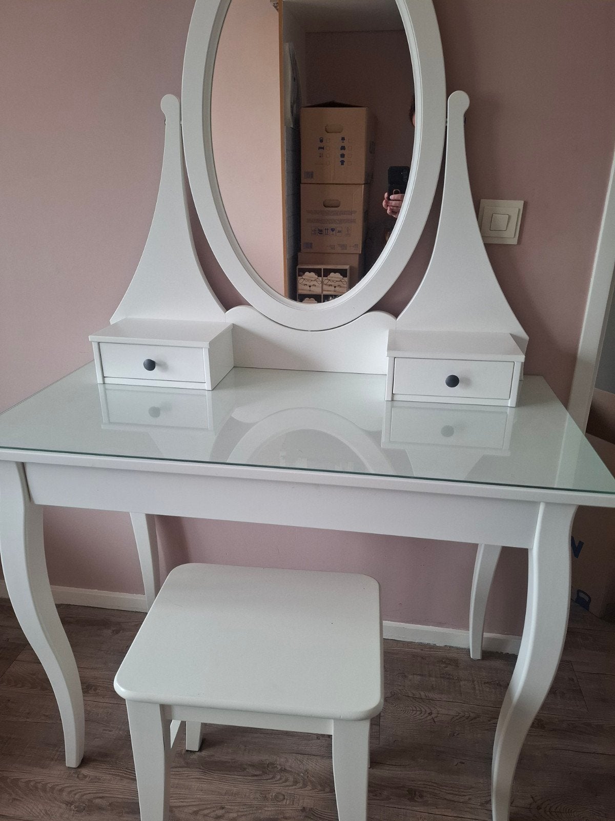 Hemnes toilettafel met spiegel en krukje, Huis en Inrichting, Ophalen, Zo goed als nieuw, 50 tot 100 cm, Minder dan 100 cm