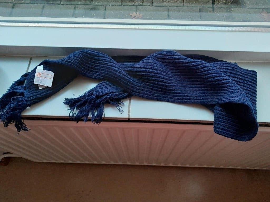 donkerblauwe das sjaal. Nieuw! 150 cm lang en 18 cm breed., Ophalen of Verzenden, Nieuw, Maat 46/48 (XL) of groter, Sjaal