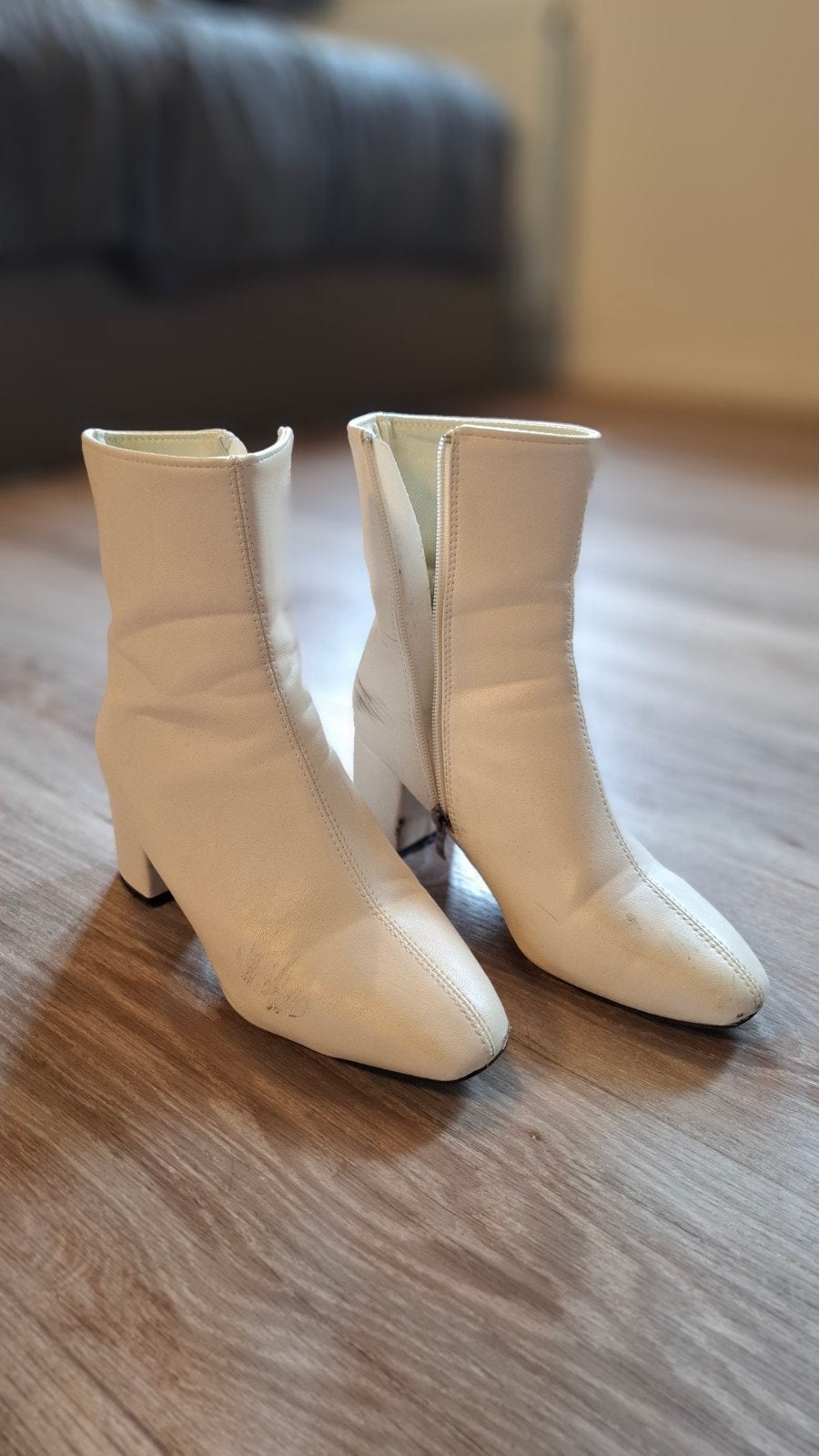 Chique witte enkellaarzen - Maat 39 | white ankled boots, Ophalen, Gedragen, Wit, Lage of Enkellaarzen