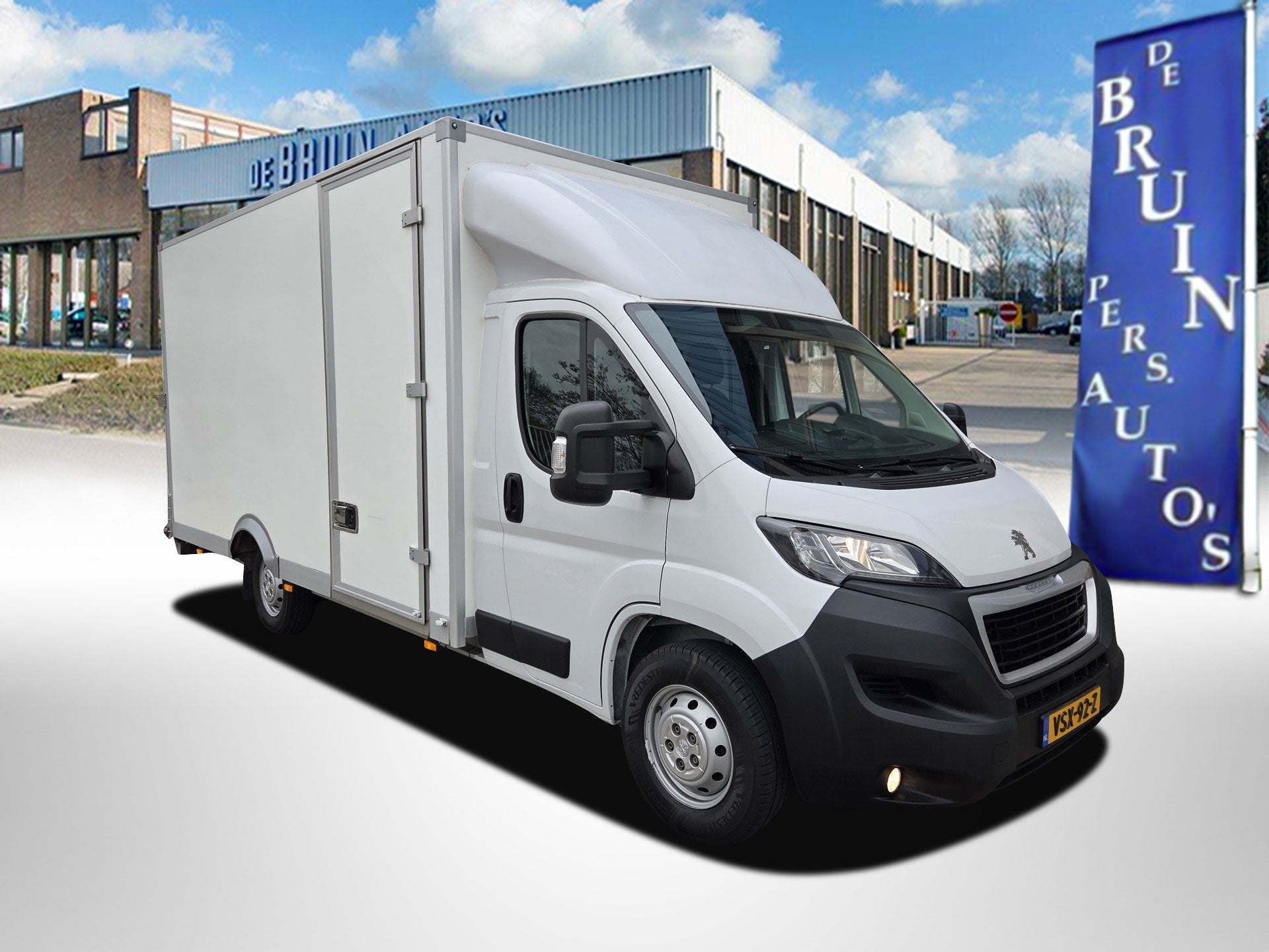Renault Master / Peugeot Boxer 140 PK Lowliner Laadklep / Op, Auto's, Voorwielaandrijving, Stof, Gebruikt, 4 cilinders