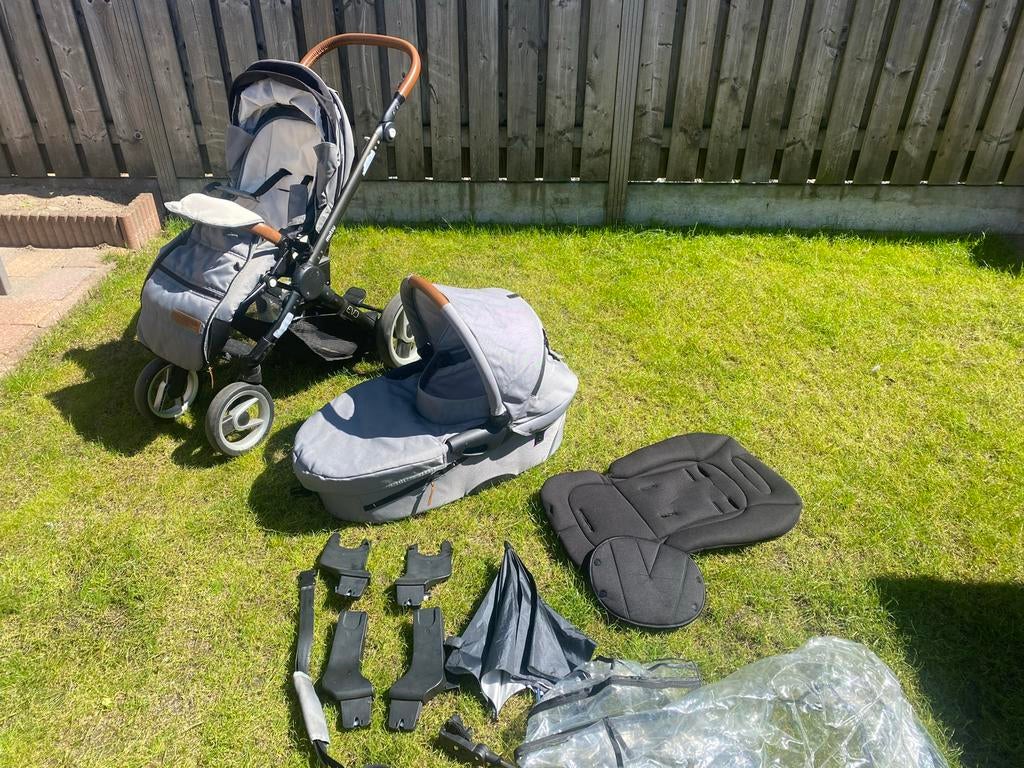 Mutsy EVO kinderwagen - Zeer complete set!, Gebruikt, Ophalen of Verzenden, Combiwagen, Met reiswieg