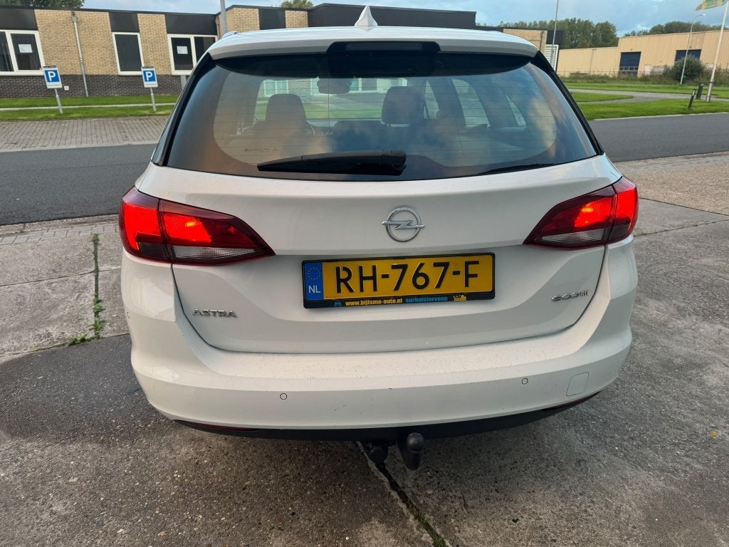 Foto 6 van Opel Astra 1.0 Turbo  Sports Tourer 2017 Wit Airco| trekhaak