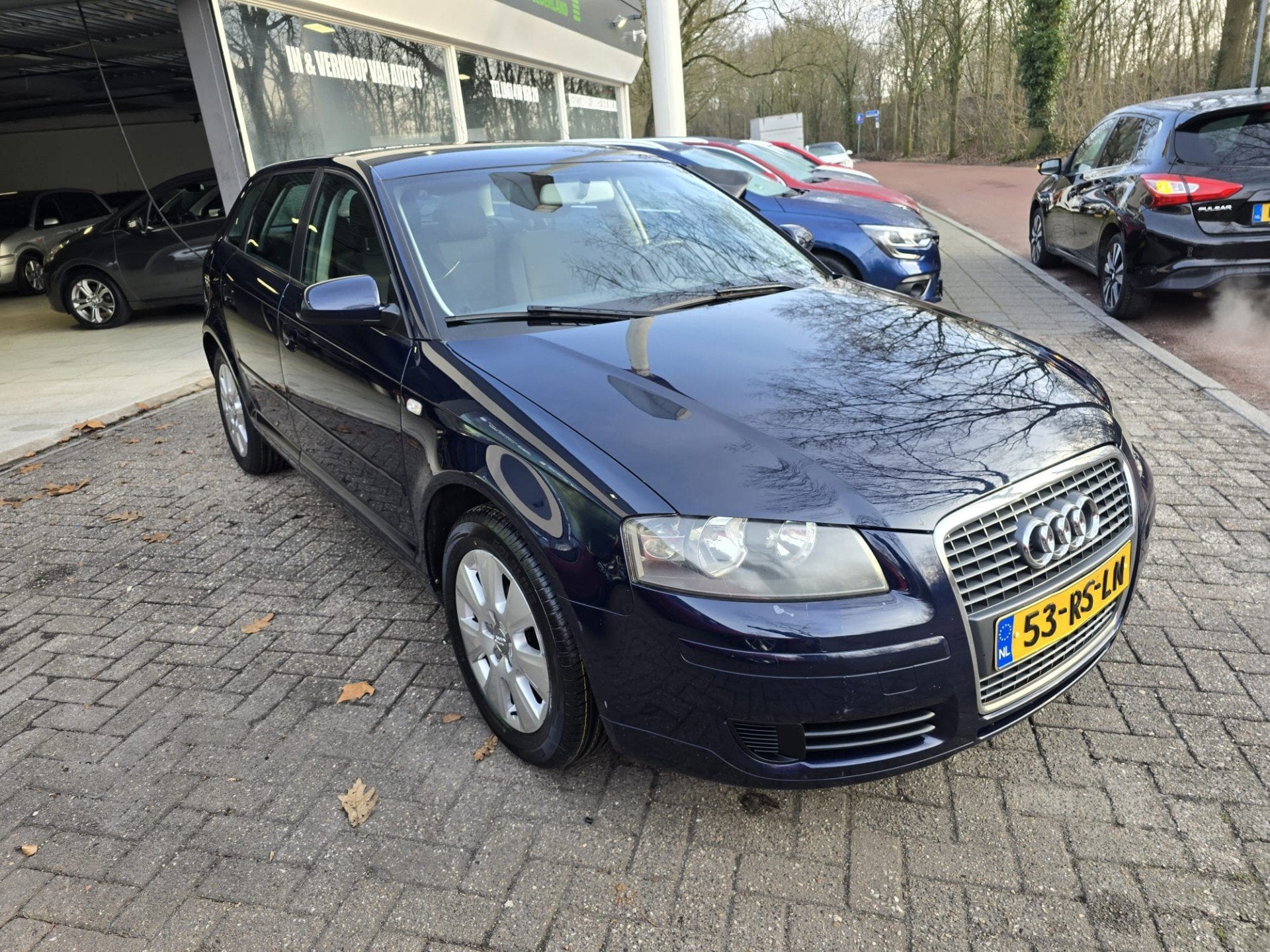 Audi A3 Sportback 1.6 FSI Attraction | NIEUWE APK | AIRCO |, Voorwielaandrijving, Gebruikt, 4 cilinders, Blauw