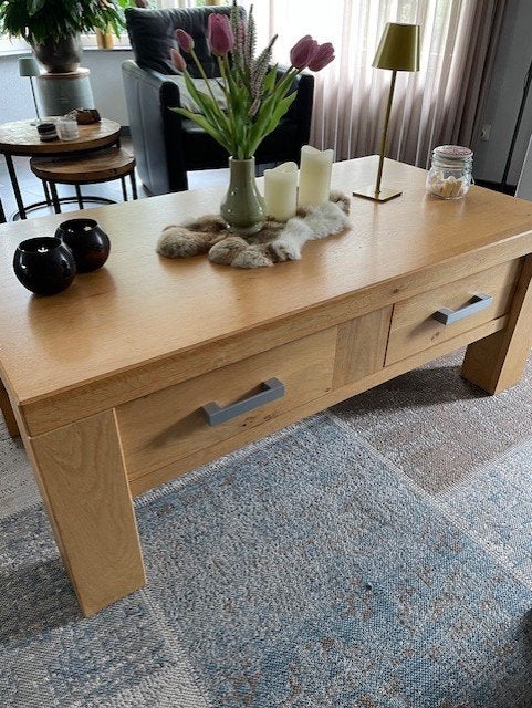 Masief eiken salontafel, Gebruikt, Eikenhout, Ophalen of Verzenden, 100 tot 150 cm