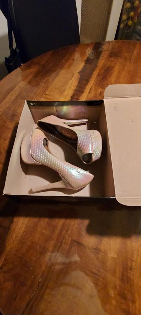 Nieuwe hakschoenen, Ophalen, Nieuw, Zwart, Sneakers of Gympen
