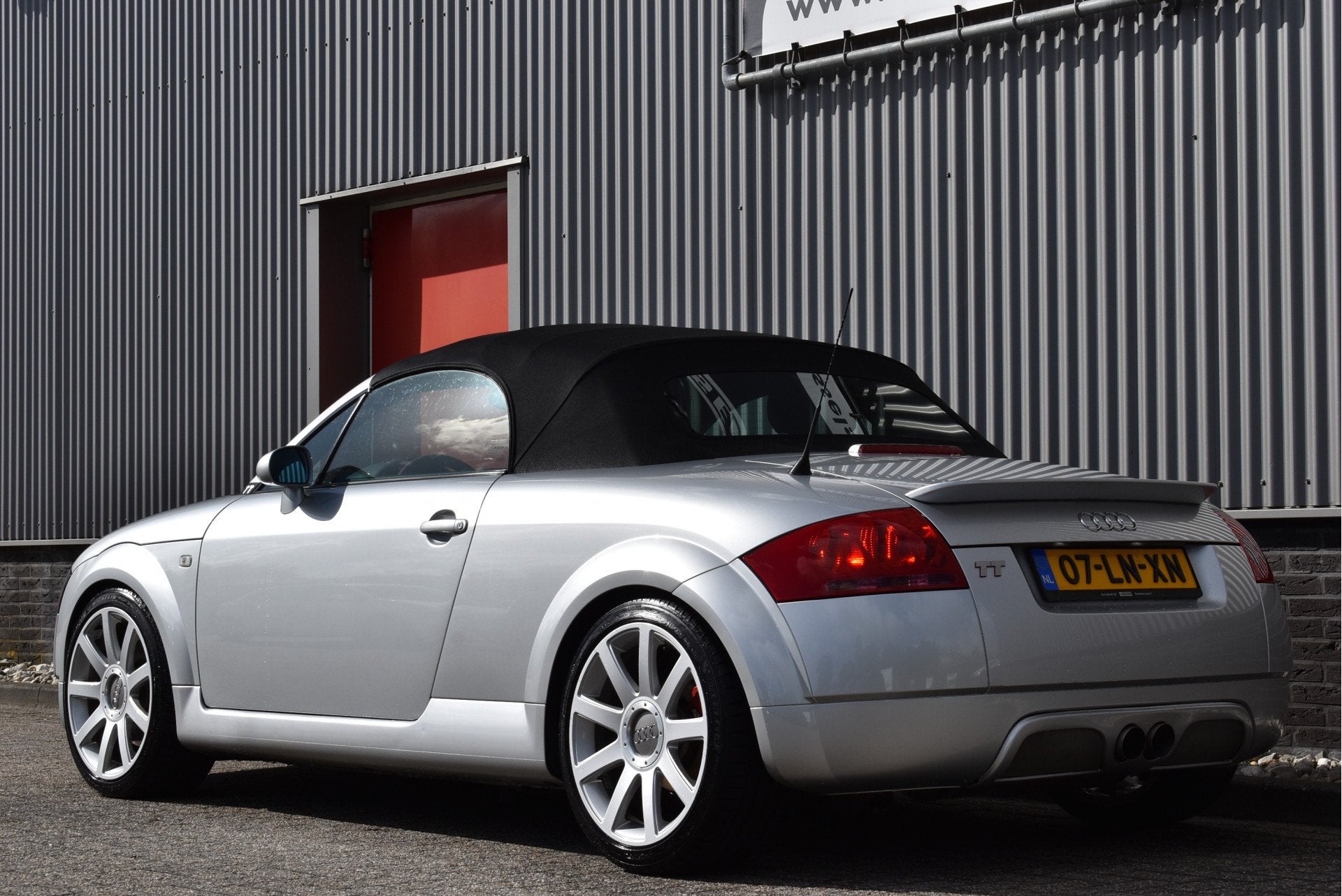 Audi TT Roadster 1.8 5V Turbo quattro 225PK, Uniek mooi, Bas, Cabriolet, Bedrijf, Handgeschakeld, 2 stoelen
