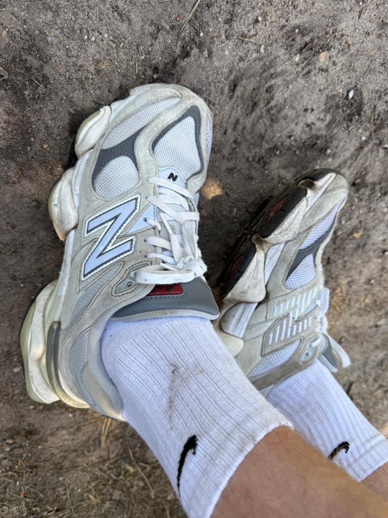 AFGETRAPTE New Balance 9060 veelgebruikt 43,5, Ophalen of Verzenden, Zo goed als nieuw
