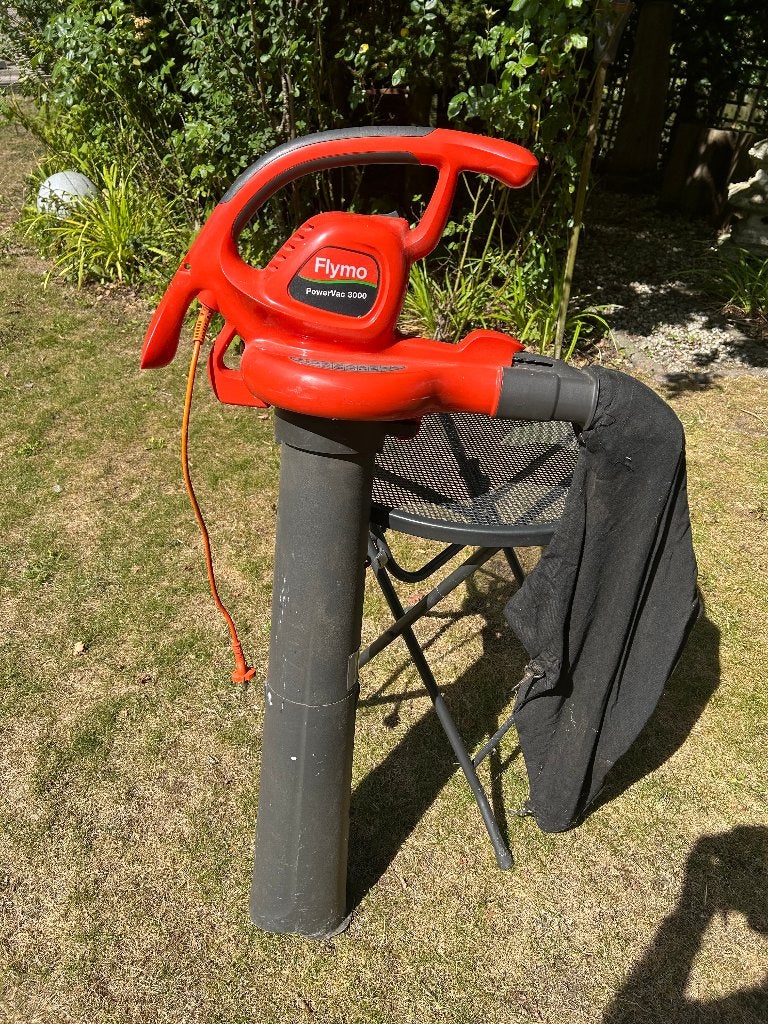 Flymo Powervac 3000 electrische Bladzuiger 120hoog, Ophalen, Gebruikt, Met opvangzak, Handgedragen