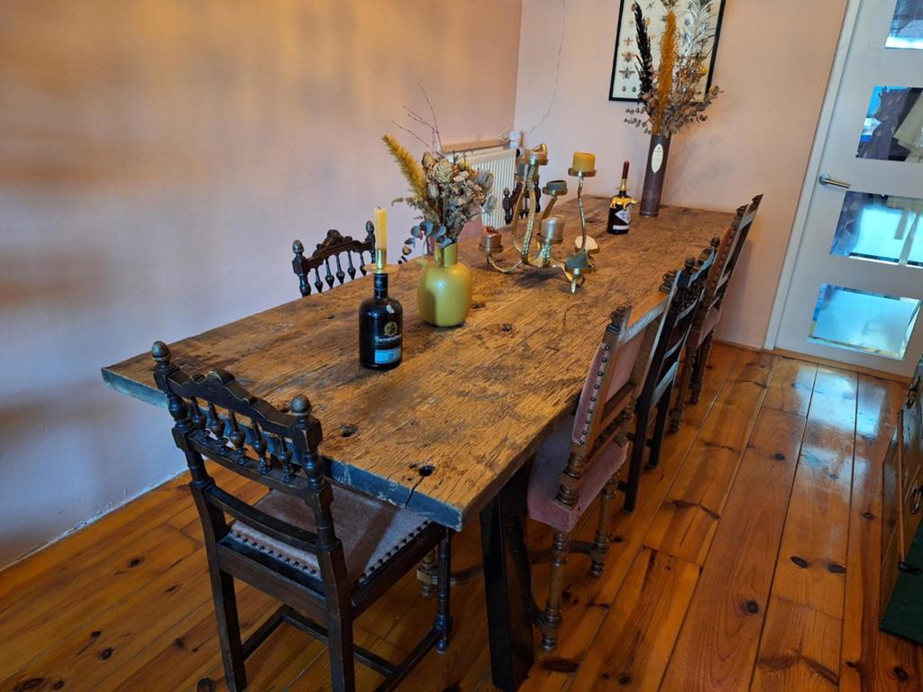 Unieke eiken eettafel van oude Franse treinvloer, Ophalen, 200 cm of meer, 50 tot 100 cm, Zo goed als nieuw