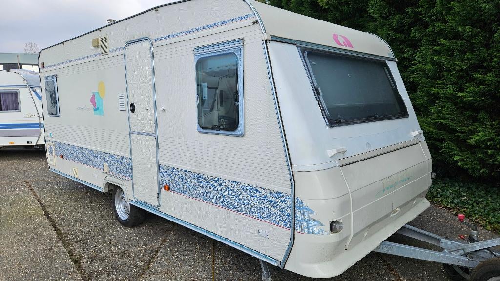 Adria Unica B 502 UP., Caravans en Kamperen, Vast bed, Kachel, Treinzit, Particulier