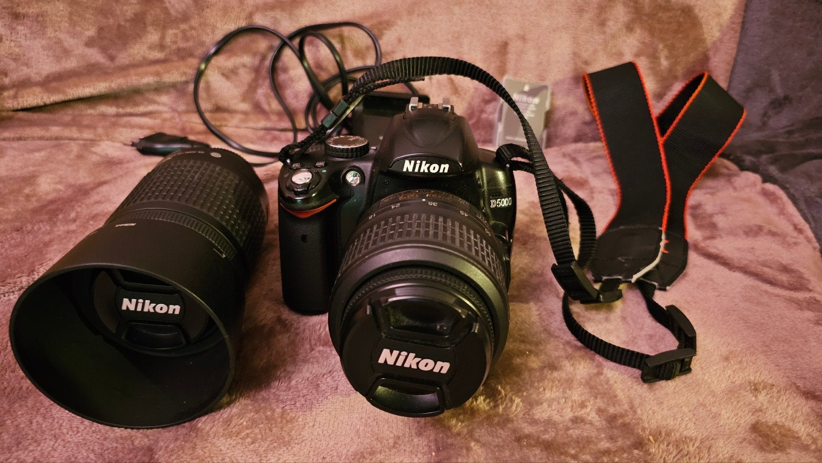 Nikon D5000 mirror reflex body + 2 extra zoomlenzen + extras, Ophalen, Zo goed als nieuw, Nikon