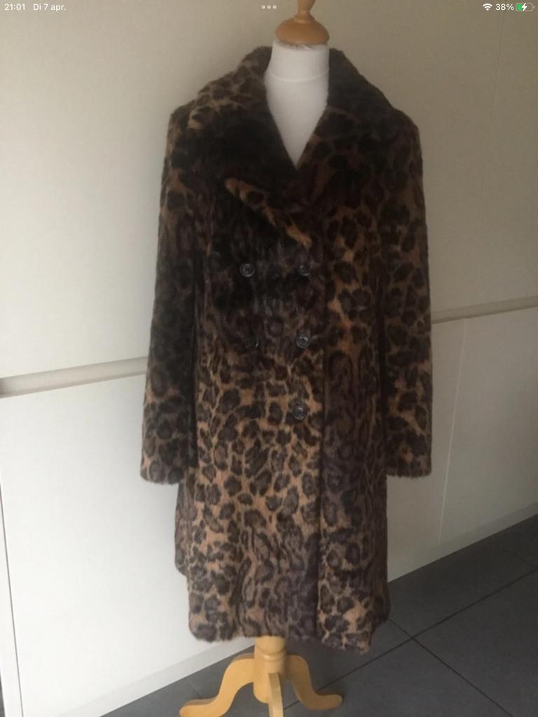 Marccain, Marc Cain nieuwe jas maat 4, (449€ nieuw), Ophalen of Verzenden, Nieuw, Maat 38/40 (M), Overige kleuren