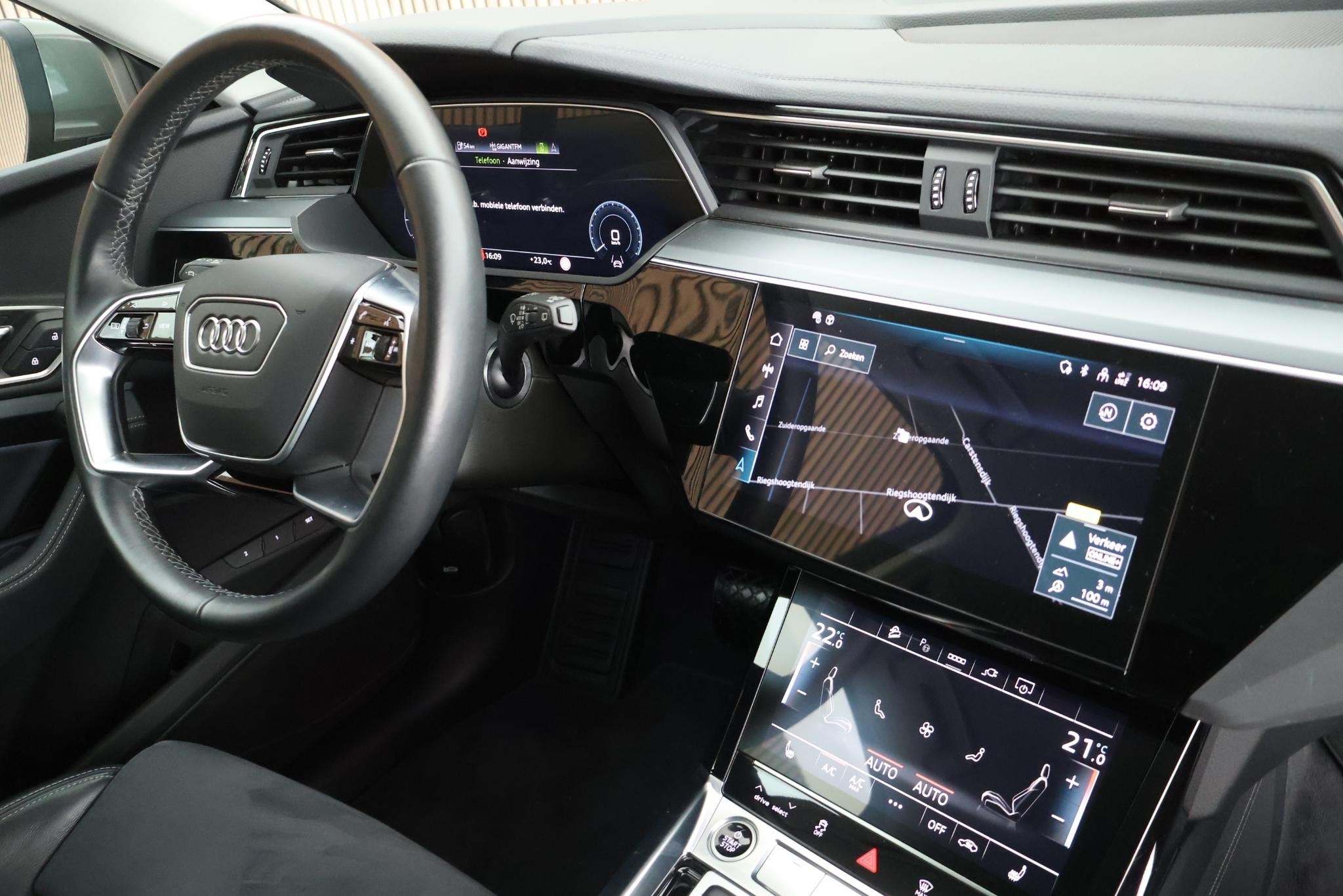 Audi Q8 e-tron 50 340pk quattro Advanced Edition 95 kWh SOH, Automaat, 131 €/maand, Zwart, 95 kWh
