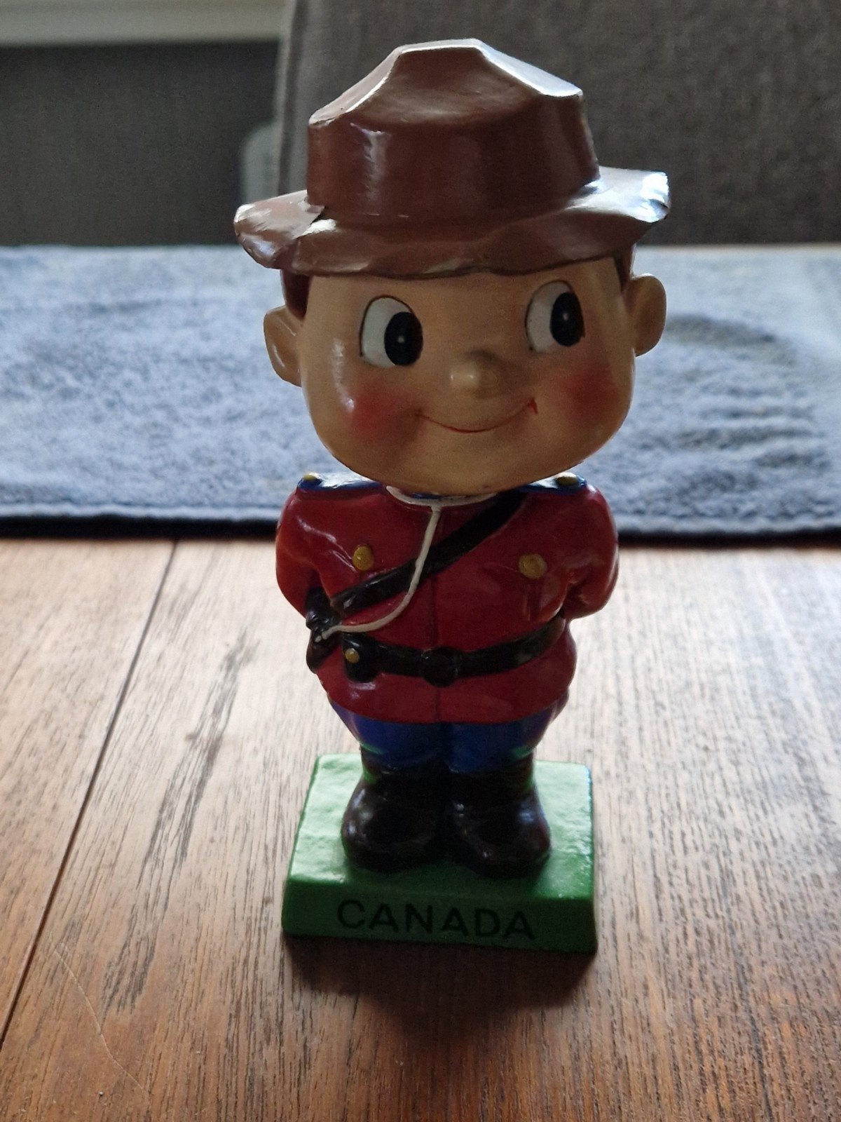 Vintage bobblehead Canadese Mountie (Royal Mounted Police), Ophalen of Verzenden, Gebruikt