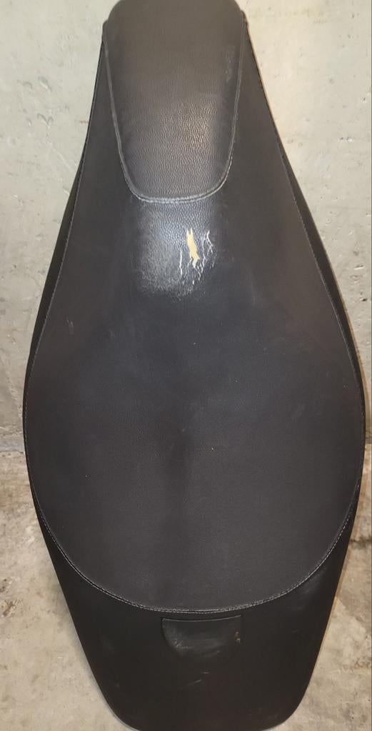 Gilera runner rst zadel, Fietsen en Brommers, Brommeronderdelen | Scooters, Ophalen of Verzenden, Zadel, Overige merken