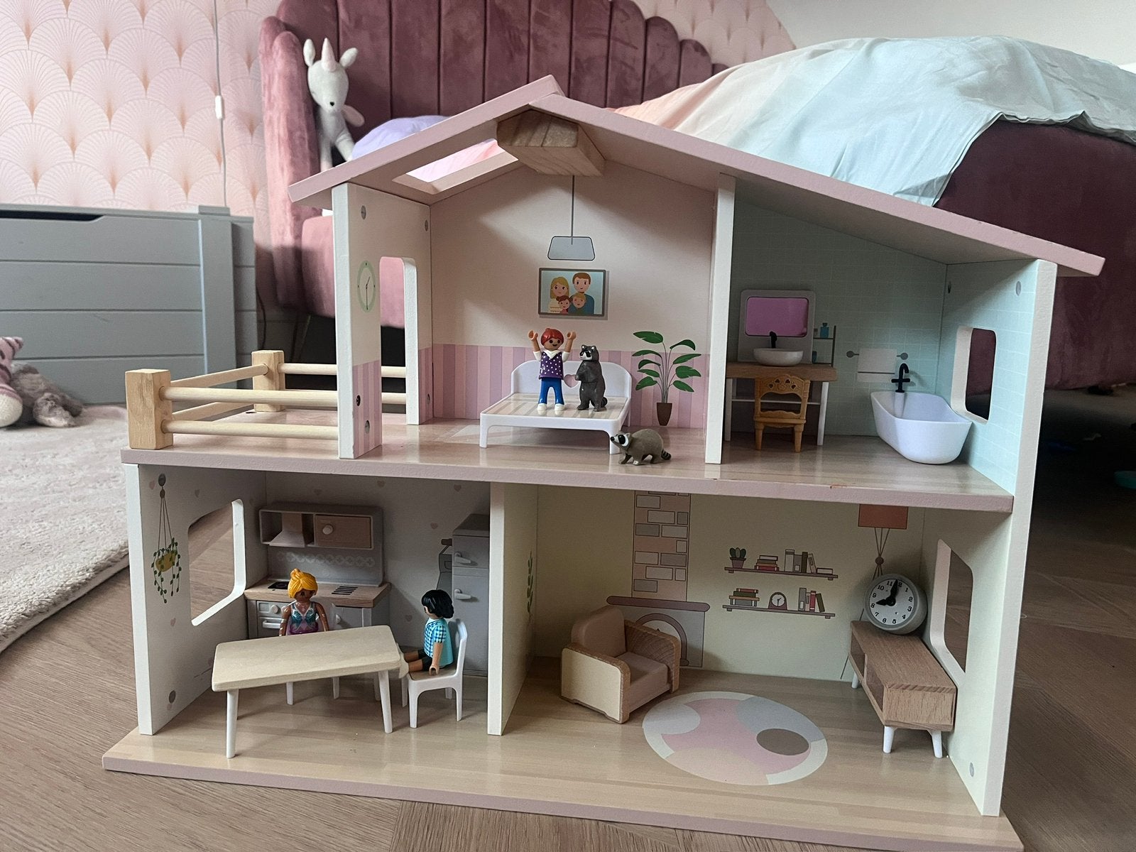 Poppenhuis inclusief poppetjes, Ophalen, Zo goed als nieuw, Poppenhuis