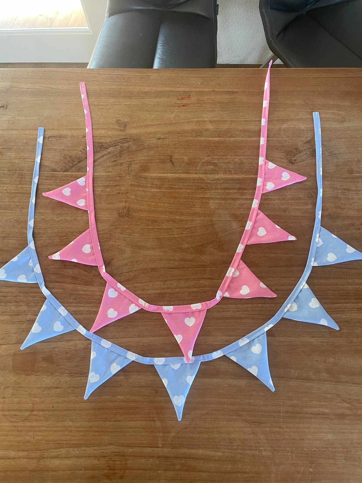 Lieve hartjes versiering van stof voor box, stoel, commode, Ophalen of Verzenden, Gebruikt, Wanddecoratie