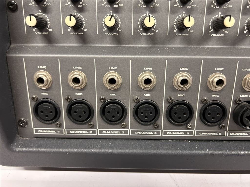 A7461. Samson XM910 900W Powered Mixer, Ophalen of Verzenden, Gebruikt, Minder dan 500 watt