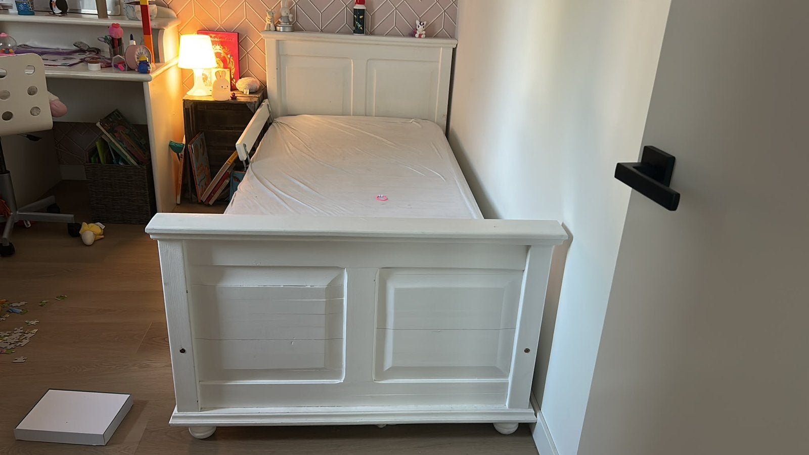 Mooi degelijk wit houten bed met lattenbodem, Ophalen, Gebruikt, 90 cm, Eenpersoons